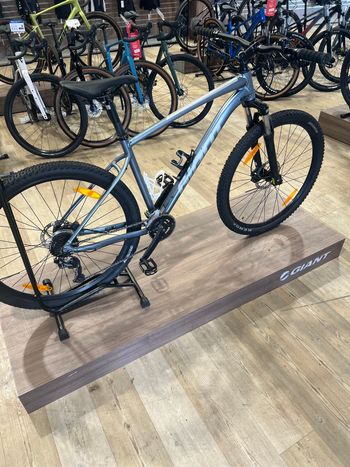 Used Giant Talon 2 2024 2024 MTB