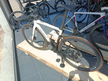 Used Fondriest Custom Shimano 105 Di2 2027 Road & Gravel, White — image 2 of 3