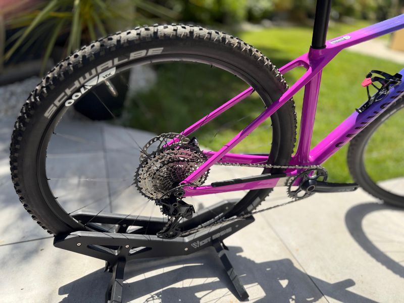 Used Canyon Exceed CF 6 2024 2024 Mountainbike, Purple, 29 — image 5 of 13