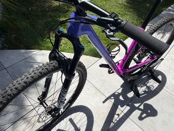 Used Canyon Exceed CF 6 2024 2024 Mountainbike, Purple, 29 — image 9 of 13