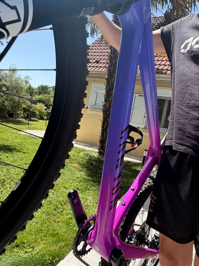 Used Canyon Exceed CF 6 2024 2024 Mountainbike, Purple, 29 — image 13 of 13