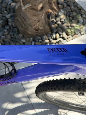 Used Canyon Exceed CF 6 2024 2024 Mountainbike, Purple, 29 — image 12 of 13