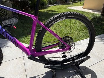 Used Canyon Exceed CF 6 2024 2024 Mountainbike, Purple, 29 — image 6 of 13