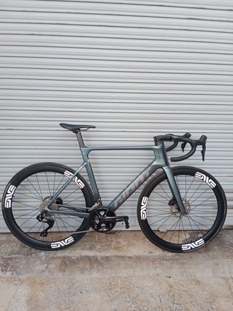 Gebrauchtes Giant Propel Advanced 1 2025 2025 Road & Gravel, Hellgrau — Bild 1 von 6