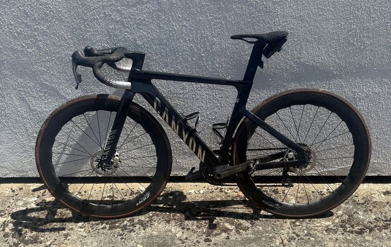 Käytetty Canyon Aeroad CFR AXS 2025 Frameset 2025 Road & Gravel — kuva 2 / 7