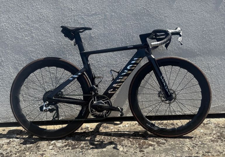 Käytetty Canyon Aeroad CFR AXS 2025 Frameset 2025 Road & Gravel — kuva 1 / 7