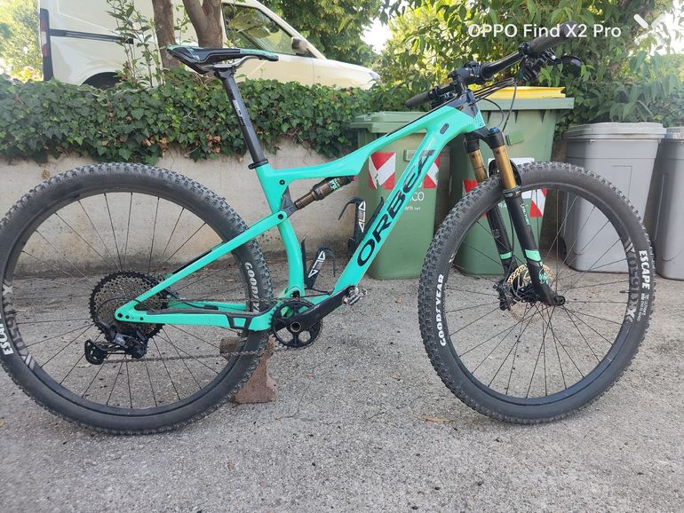 Used Orbea OIZ M30 27.5 2020 2020 Mountainbike, Green, 27.5 — image 1 of 6