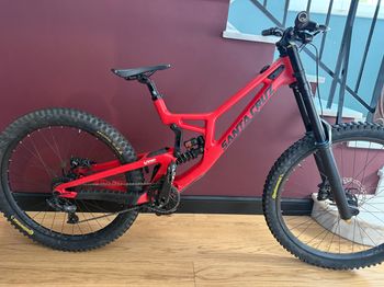Used Santa Cruz V10 DH M / Carbon CC 2025 2025 Mountainbike, Red — image 3 of 6