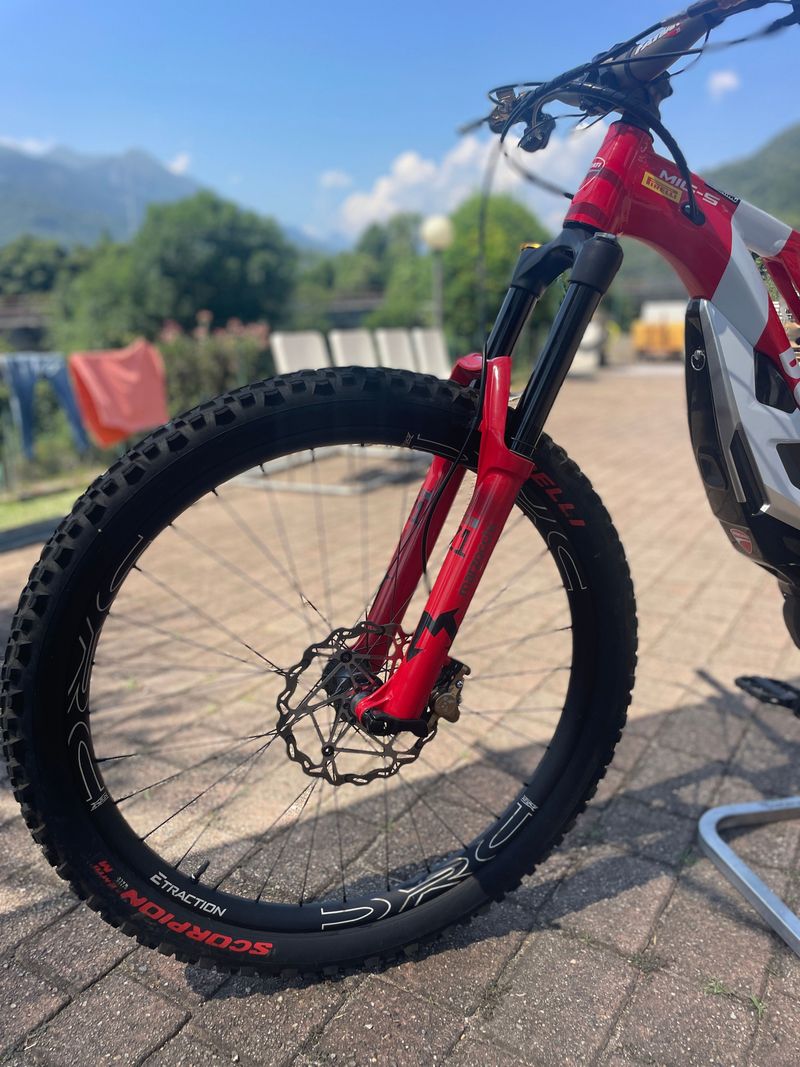 Used DUCATI MIG 2023 Mountainbike, Red — image 3 of 7