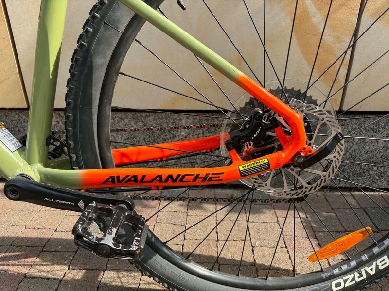 Tweedehands GT Avalanche Elite 2022 2022 Mountainbike — afbeelding 3 van 6
