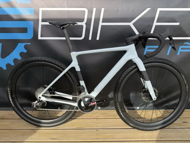 Used Scott Addict Gravel 20 2024 2024 Road & Gravel, White — image 1 of 3