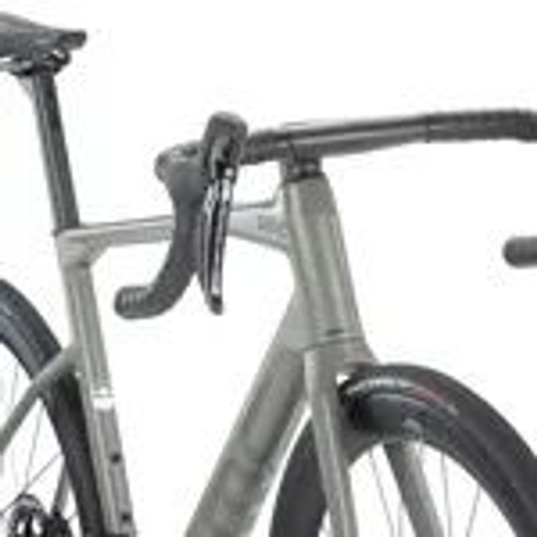 Used BMC Roadmachine 01 TWO P2P 2022 2022 Road & Gravel, Light Gray — image 3 of 4