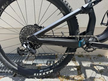 Used Canyon Neuron CF 8.0 2020 2020 Mountainbike, Light Gray, 27.5, 29 — image 9 of 13