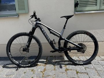 Used Canyon Neuron CF 8.0 2020 2020 Mountainbike, Light Gray, 27.5, 29 — image 1 of 13