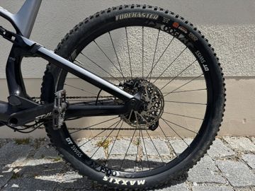 Used Canyon Neuron CF 8.0 2020 2020 Mountainbike, Light Gray, 27.5, 29 — image 2 of 13