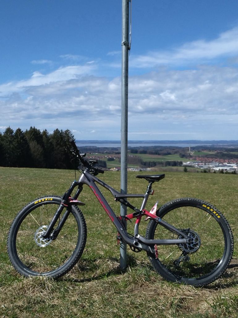 Used Orbea OCCAM H20-EAGLE 2023 2023 Mountainbike, Light Gray, 29 — image 1 of 9