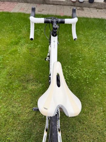 Used Specialized Ruby Shimano 105 2022 Road & Gravel, White — image 4 of 11