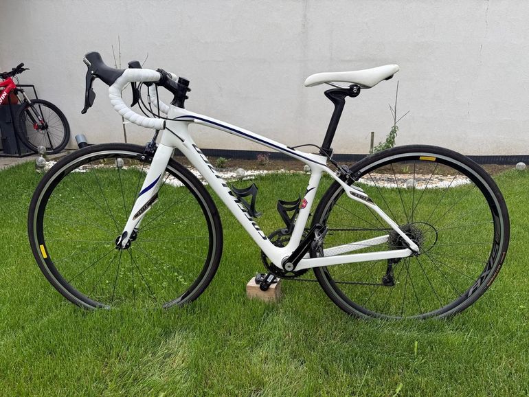 Used Specialized Ruby Shimano 105 2022 Road & Gravel, White — image 1 of 11