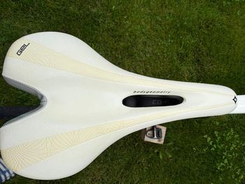Used Specialized Ruby Shimano 105 2022 Road & Gravel, White — image 5 of 11