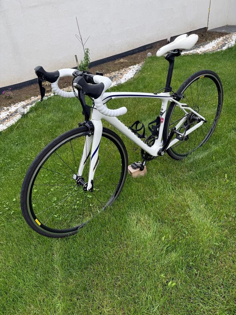 Used Specialized Ruby Shimano 105 2022 Road & Gravel, White — image 2 of 11