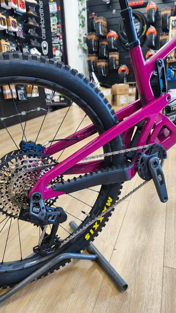 Gebrauchtes Santa Cruz Bronson SRAM GX Eagle AXS 2026 Mountainbike, Violett — Bild 3 von 6