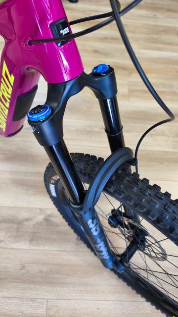 Gebrauchtes Santa Cruz Bronson SRAM GX Eagle AXS 2026 Mountainbike, Violett — Bild 5 von 6