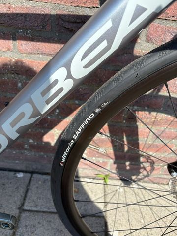 Used Orbea ORCA M40 2023 2023 Road & Gravel, Light Gray — image 13 of 14
