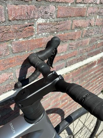 Used Orbea ORCA M40 2023 2023 Road & Gravel, Light Gray — image 12 of 14