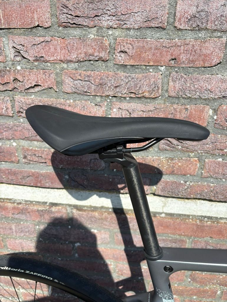 Used Orbea ORCA M40 2023 2023 Road & Gravel, Light Gray — image 5 of 14