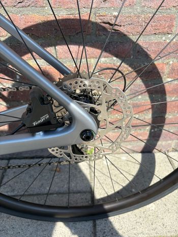 Used Orbea ORCA M40 2023 2023 Road & Gravel, Light Gray — image 9 of 14