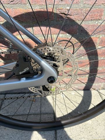 Used Orbea ORCA M40 2023 2023 Road & Gravel, Light Gray — image 9 of 14