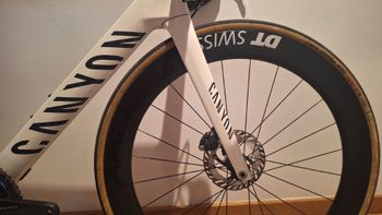 Použité Canyon Aeroad CF SL Disc 8.0 AF 2020 2020 Road & Gravel — obrázek 4 z 9