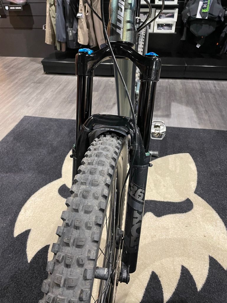 Käytetty Giant Trance Shimano Deore XT 2021 Mountainbike — kuva 5 / 5