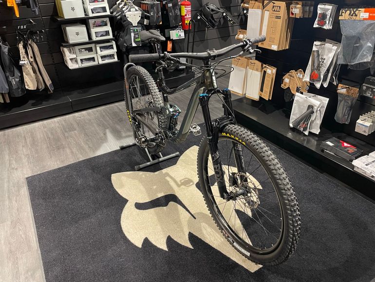 Käytetty Giant Trance Shimano Deore XT 2021 Mountainbike — kuva 1 / 5