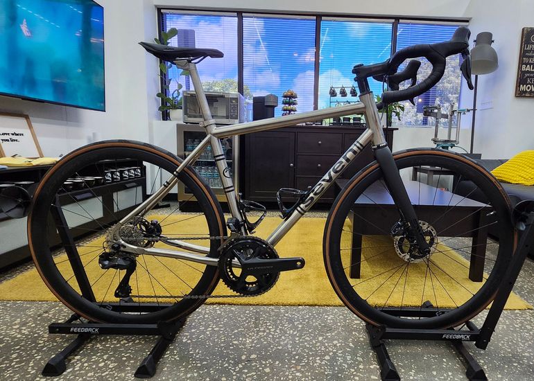 Used Seven Cycles Axiom SL 2025 Road & Gravel, Light Gray — image 1 of 11