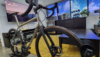 Used Seven Cycles Axiom SL 2025 Road & Gravel, Light Gray — image 3 of 11