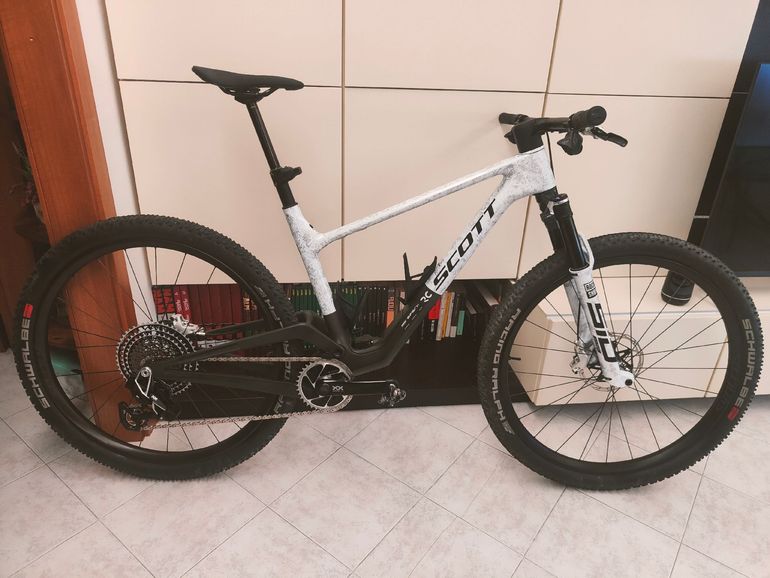 Used Scott Spark RC World Cup Evo 2027 2027 Mountainbike, White, 29 — image 1 of 7