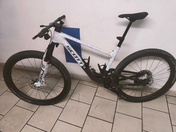 Used Scott Spark RC World Cup Evo 2027 2027 Mountainbike, White, 29 — image 2 of 7