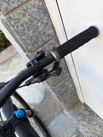 Used Canyon Spectral Shimano SLX 2021 Mountainbike, Black, 29 — image 9 of 19