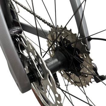 Used Bianchi Impulso PRO GRX 820 disc 2025 2025 Road & Gravel, Light Gray — image 8 of 17