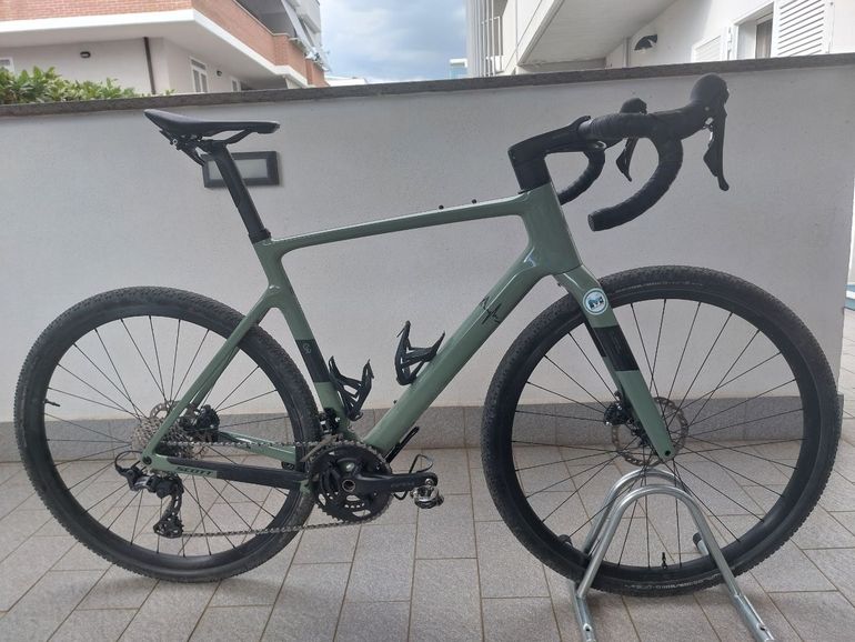 Used Scott Addict Gravel 50 2025 2025 Road & Gravel, Green — image 2 of 6