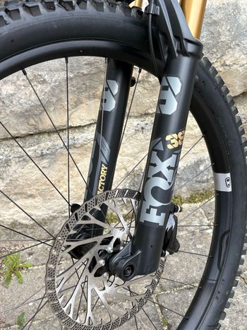Použité YT Industries Capra CORE 4 MX 2022 2022 Mountainbike — obrázek 5 z 9
