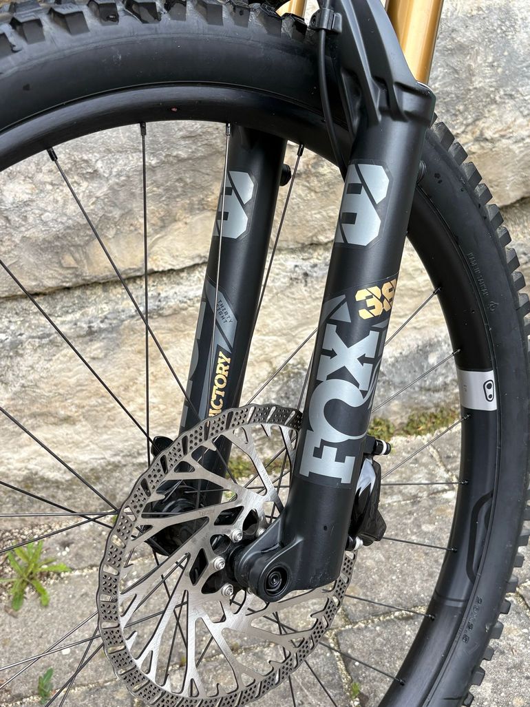 Použité YT Industries Capra CORE 4 MX 2022 2022 Mountainbike — obrázek 5 z 9