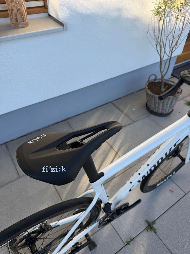 Used Specialized S-Works Tarmac SL8 - Shimano Dura-Ace Di2 2026 2026 Road & Gravel, White — image 3 of 6