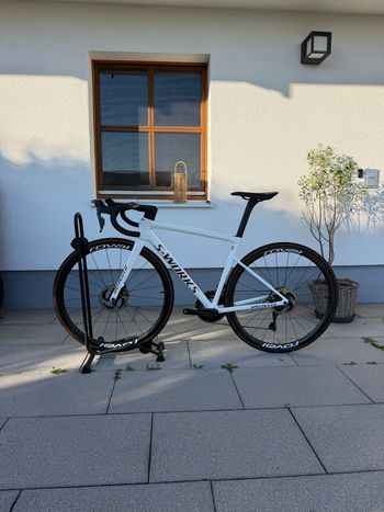 Used Specialized S-Works Tarmac SL8 - Shimano Dura-Ace Di2 2026 2026 Road & Gravel, White — image 2 of 6