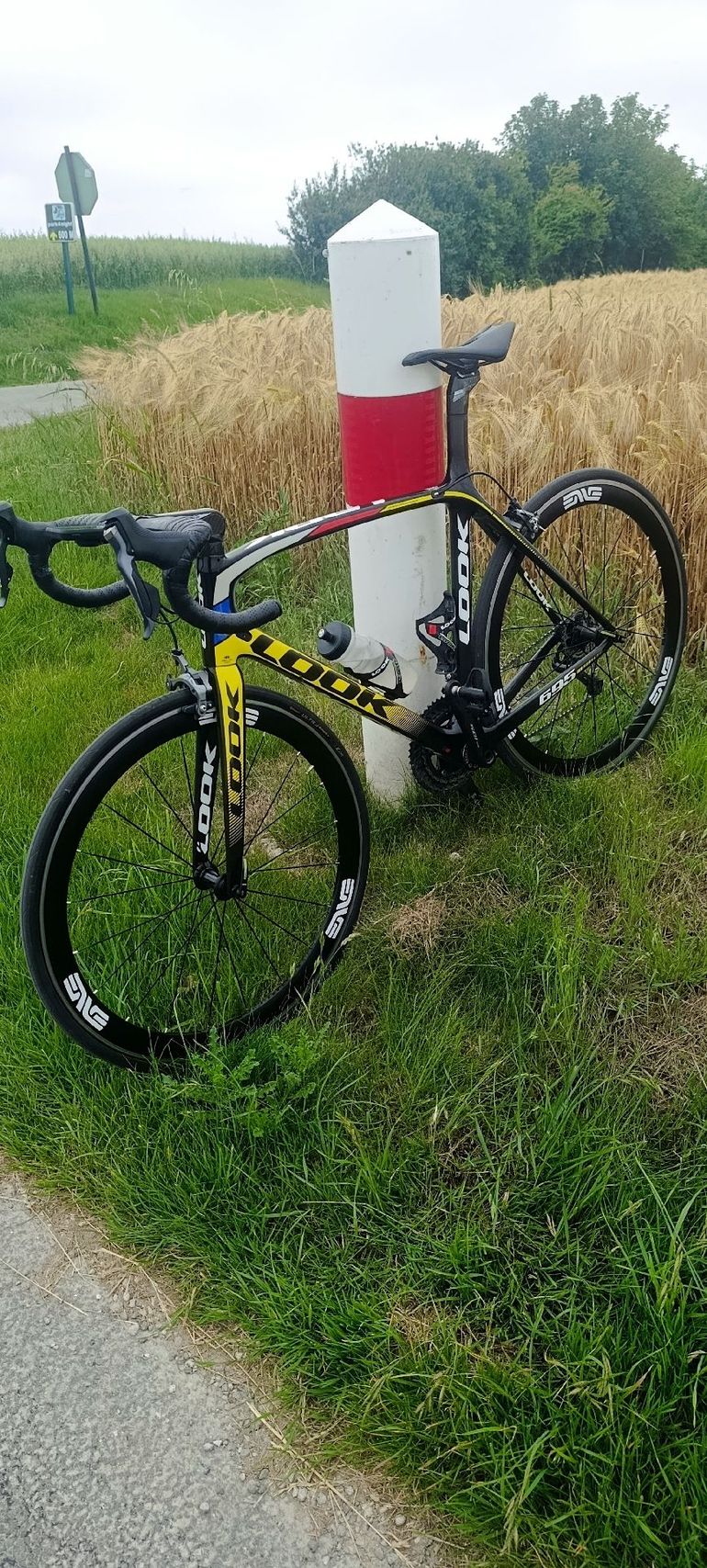 Used Look 695 Shimano Ultegra Di2 2017 Road & Gravel, Black — image 1 of 12