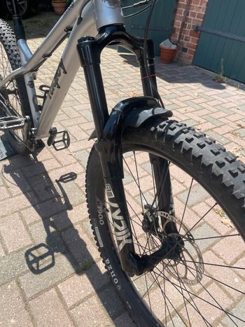 Käytetty Ragley Mmmbop 27, 5" 150mm Hardtail, Lyrik Ultimate, Bike Yoke 2023 Mountainbike — kuva 4 / 13