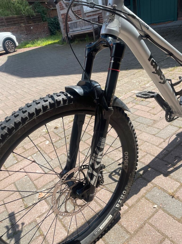 Käytetty Ragley Mmmbop 27, 5" 150mm Hardtail, Lyrik Ultimate, Bike Yoke 2023 Mountainbike — kuva 5 / 13
