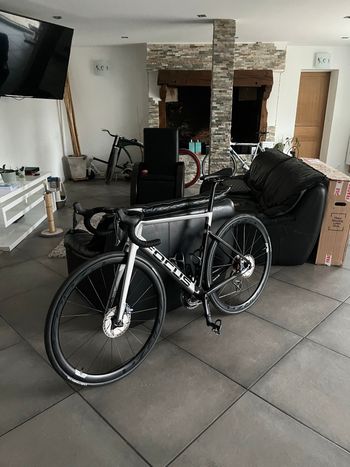 Used Focus IZALCO MAX DISC 8.9 2021 2021 Road & Gravel, Black — image 5 of 6