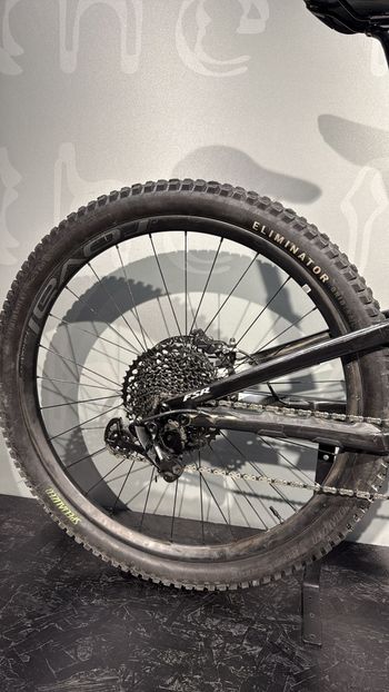 Used Specialized Turbo Levo SL Expert Carbon 2020 2020 Mountainbike, Black, 29 — image 5 of 11